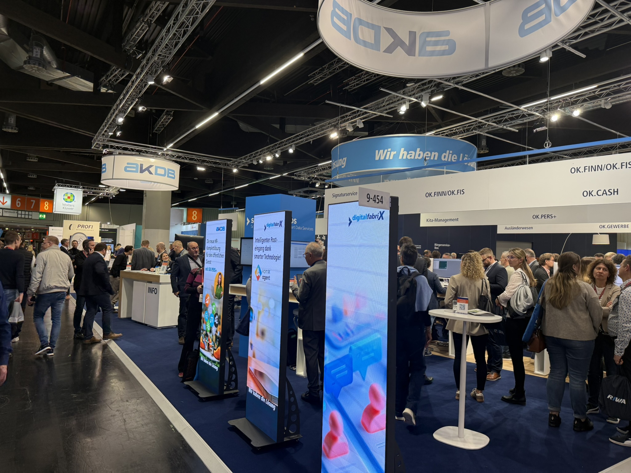 Leider haben wir keinen Alternativtext zu diesem Bild, aber wir arbeiten daran.